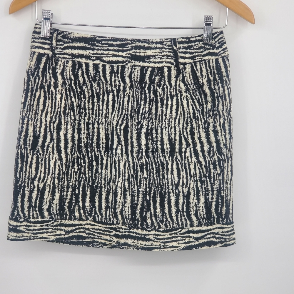♤♤ Twenty One Zebra Print Black and Cream Mini Skirt Size Small